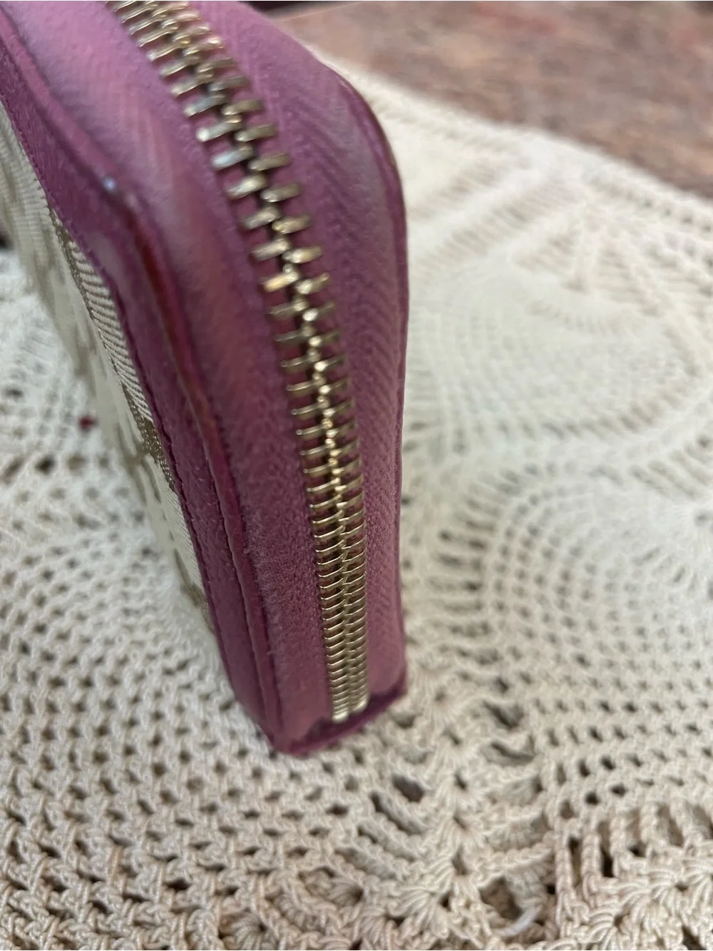 Gucci GG canvas zip-around wallet gently used💕 - Picture 3 of 10
